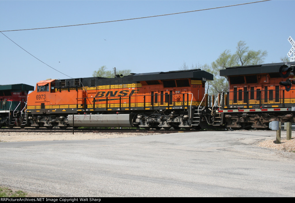 BNSF 6973